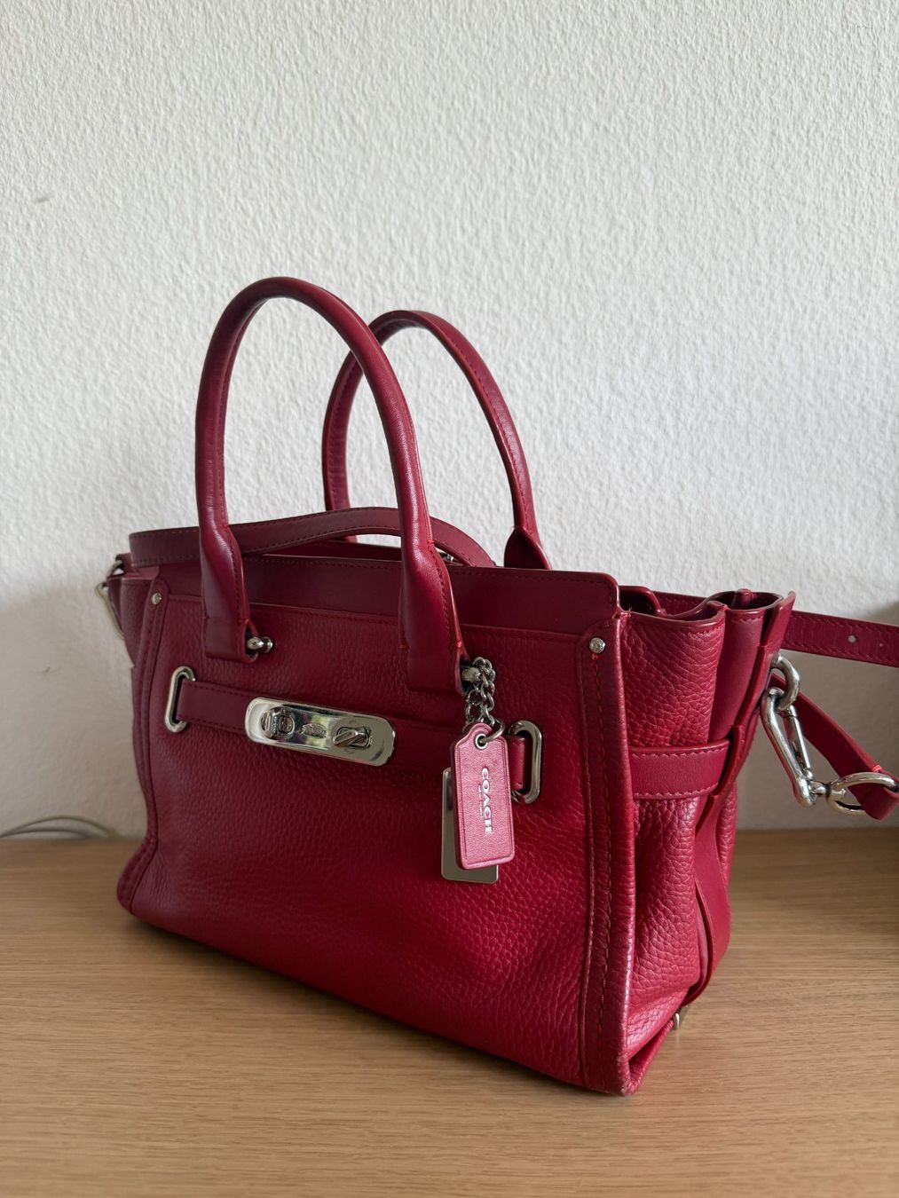 Coach Borse da donna: Elegante rote Ledertasche von Coach – Usato da Basel venduto da yuy_79gs 1