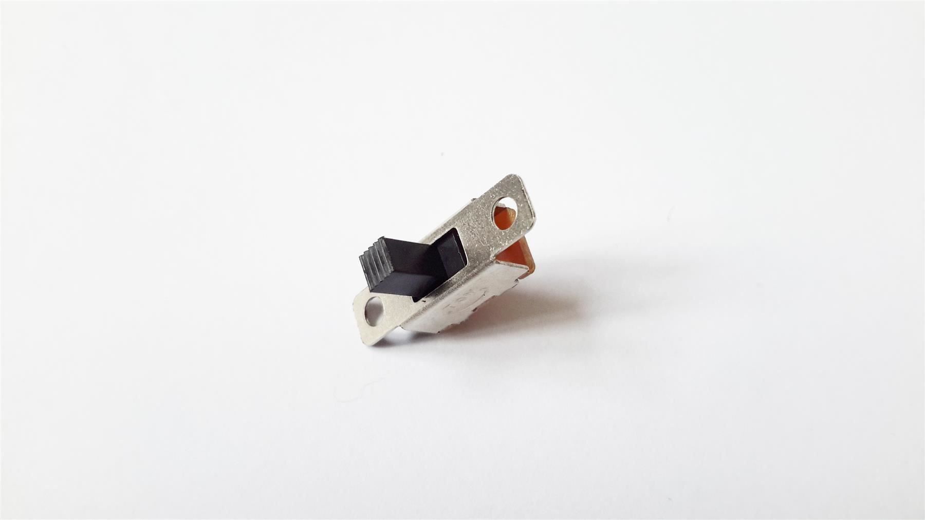 Interruttori: Schiebeschalter Mini 3 Pins 1xUM silber – Nuovo e nell'imballaggio originale da St. Gallen venduto da cointec 1