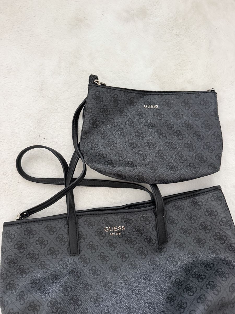 Guess Borse da donna: Guess Handtasche mit kleiner Tasche dunkelgrau – Usato da Rorschach venduto da Costa_18 3