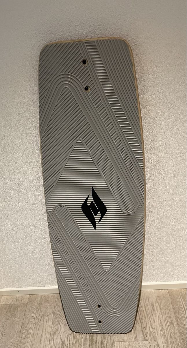Slingshot Tavole da surf e di nuoto: wakeskate board slingshot – Usato da Uster venduto da mah_bqf8