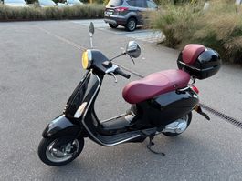 Piaggio Vespa Primavera 50 (nur ca. 1'500 km) wie neu!