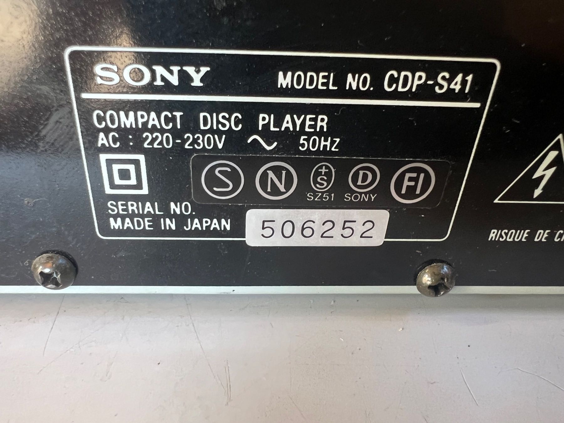 Sony Lettore multimediale & Streamer: Sony CDP-S41 CD Player zu verkaufen – Usato da Gebenstorf venduto da Secondtronik 8