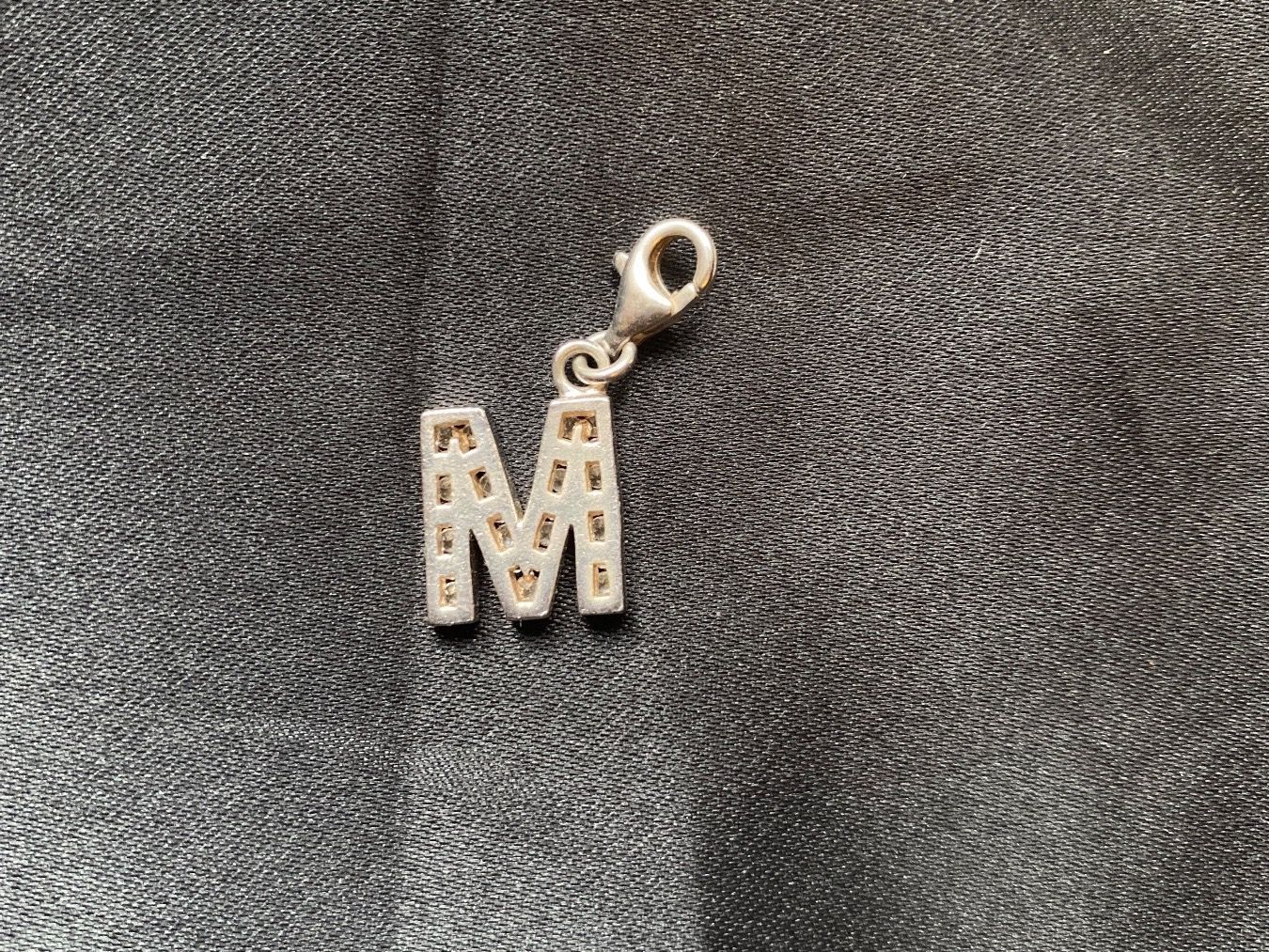 Thomas Sabo Pendentifs: Thomas Sabo Charm Anhänger, Buchstabe M – Neuf (Voir description) à Chur par andriambavy 2