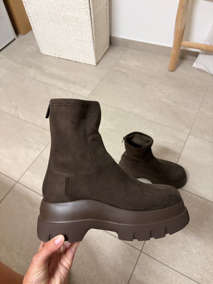 Damenschuhe: Charles & Keith Stiefeletten braun 39/40 – Neu (gemäss Beschreibung) aus Meilen von SabrinaK1992