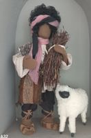 44cm grosse Schwarzenberger Krippenfigur, Hirte mit Schaf