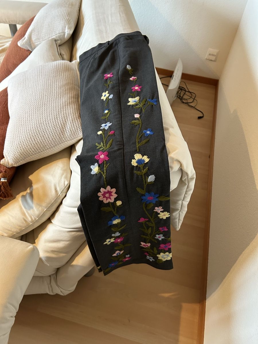 Moschino Pantaloni: Moschino pantalon – Usato da Burgdorf venduto da nat_kfq5 2