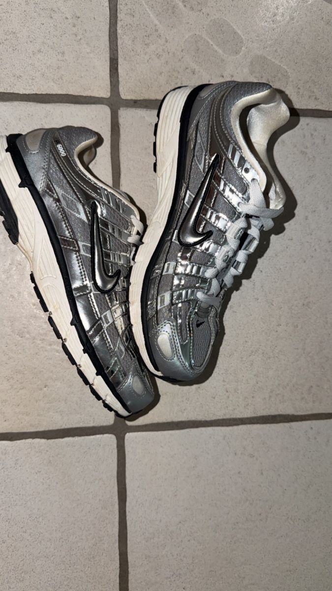 Nike Scarpe da uomo: Nike P-6000 Sneaker Silber - Grösse 38 – Usato da Bern venduto da oaicu
