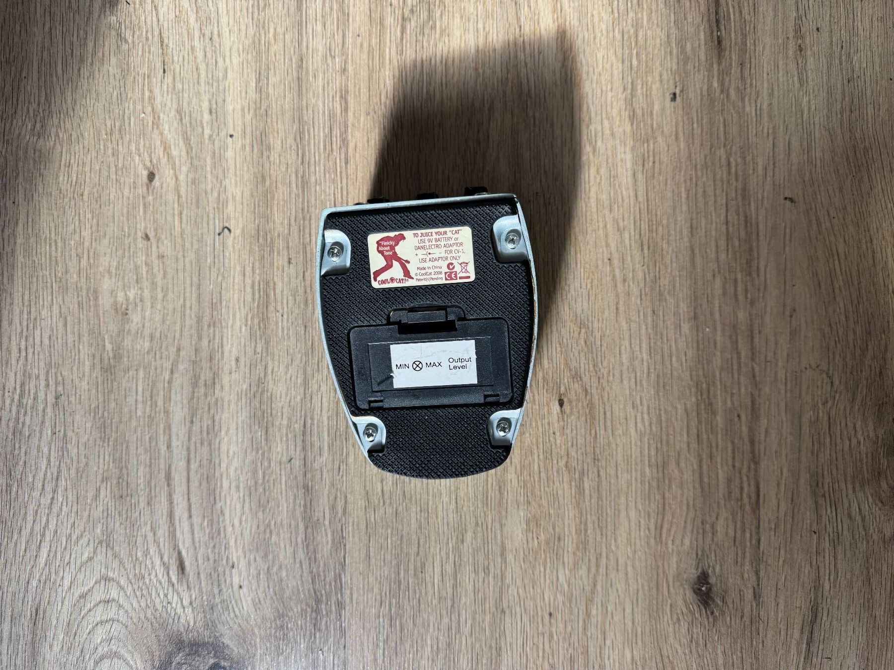 Danelectro Strumenti musicali: Danelectro Cool Cat Vibe Pedal – Usato da Bern venduto da A.W.S.R 2