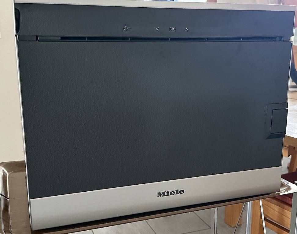 Miele Appareils de cuisine: Miele Einbau-Dampfgarer DG 6019 ED – D'occasion à Bern par Gees79