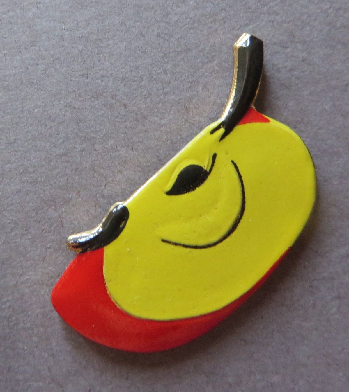 Plaketten & Abzeichen: PIN, APFEL – Gebraucht aus Neuhausen von luckimucki