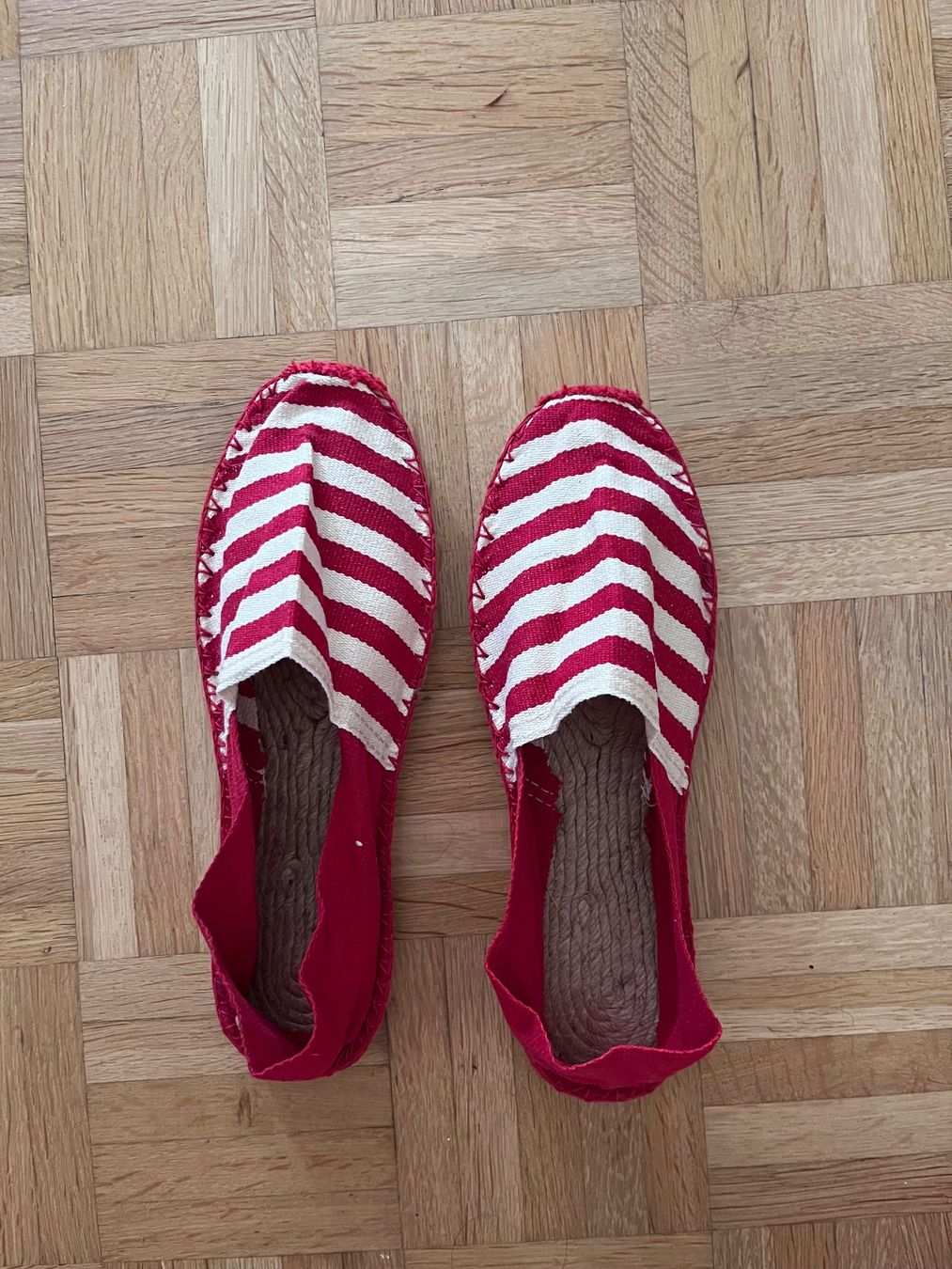 Scarpe da donna: Espadrilles rayées rouge et blanc taille 40 neuves – Nuovo e nell'imballaggio originale da Lausanne venduto da jen_jeon