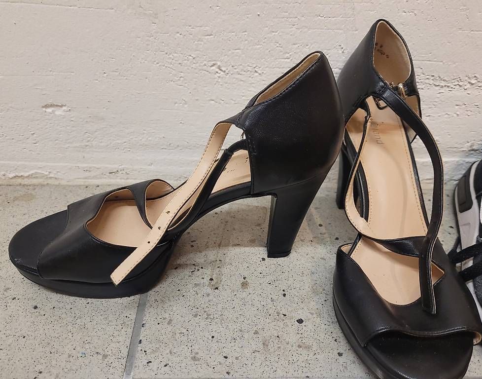 Scarpe da donna: Scarpe varie – Usato da Lugano venduto da Antonella68 1