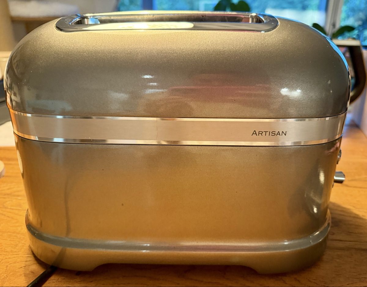 Kitchenaid Küchengeräte: Kitchenaid Artisan Toaster grau – Gebraucht aus Allschwil von Artur15 3