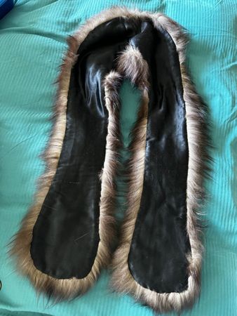 Neuwertige Silberfuchs- Stola (155 cm lang, siehe Fotos)