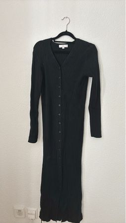 Robe longue boutonnée noire maille côtelée état neuf