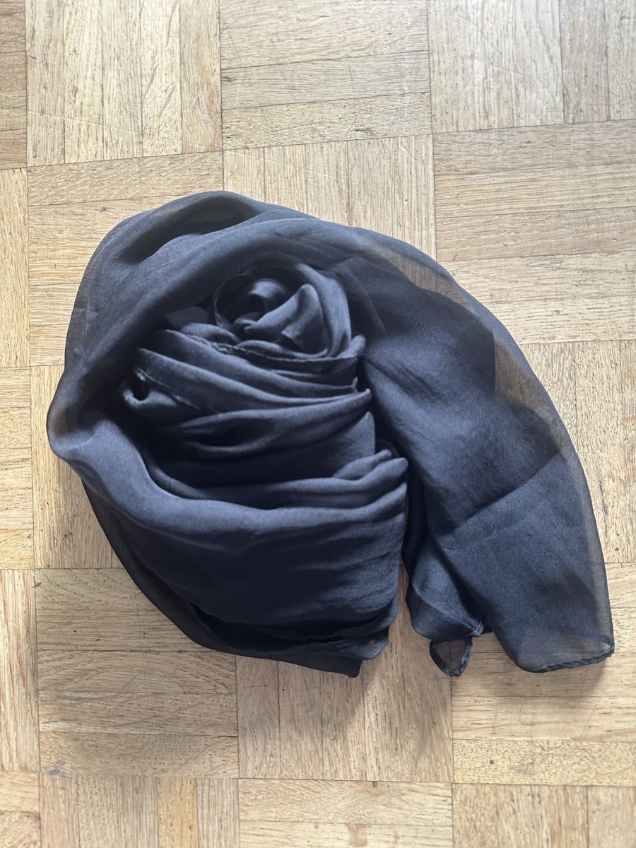 Foulards, Tücher & Schals: Écharpe noir soie 100% – Neu und originalverpackt aus Biel/Bienne von orange1