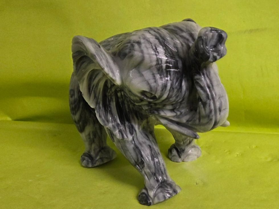 Sculture & Statue: Schöner Elefant aus Marmor 20cm – Nuovo (secondo la descrizione) da Roggliswil venduto da Mabelco