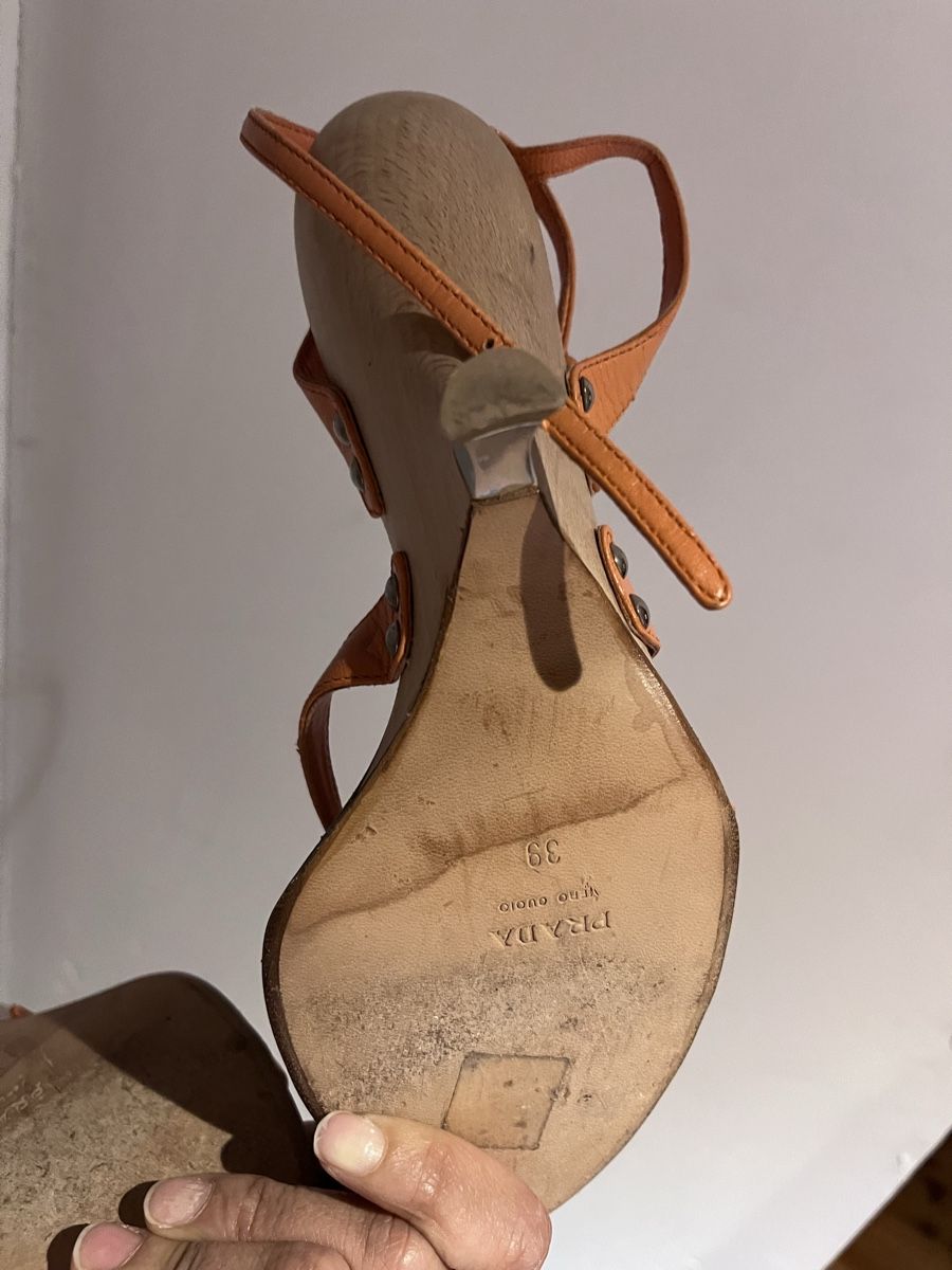 Prada Damenschuhe: Flame Leder Römersandalen – Gebraucht aus Hirzel von gre_jp6h 2