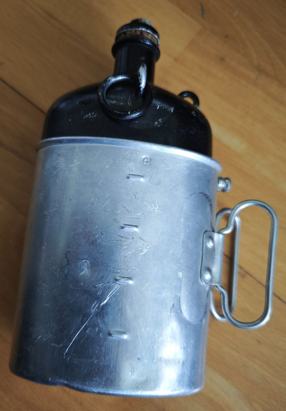Schweizer Armee Ausrüstung & Ersatzteile: Schweizer Armee Feldflasche - Komplett - Gepflegt! – Gebraucht aus Rüti ZH von Sarah0406