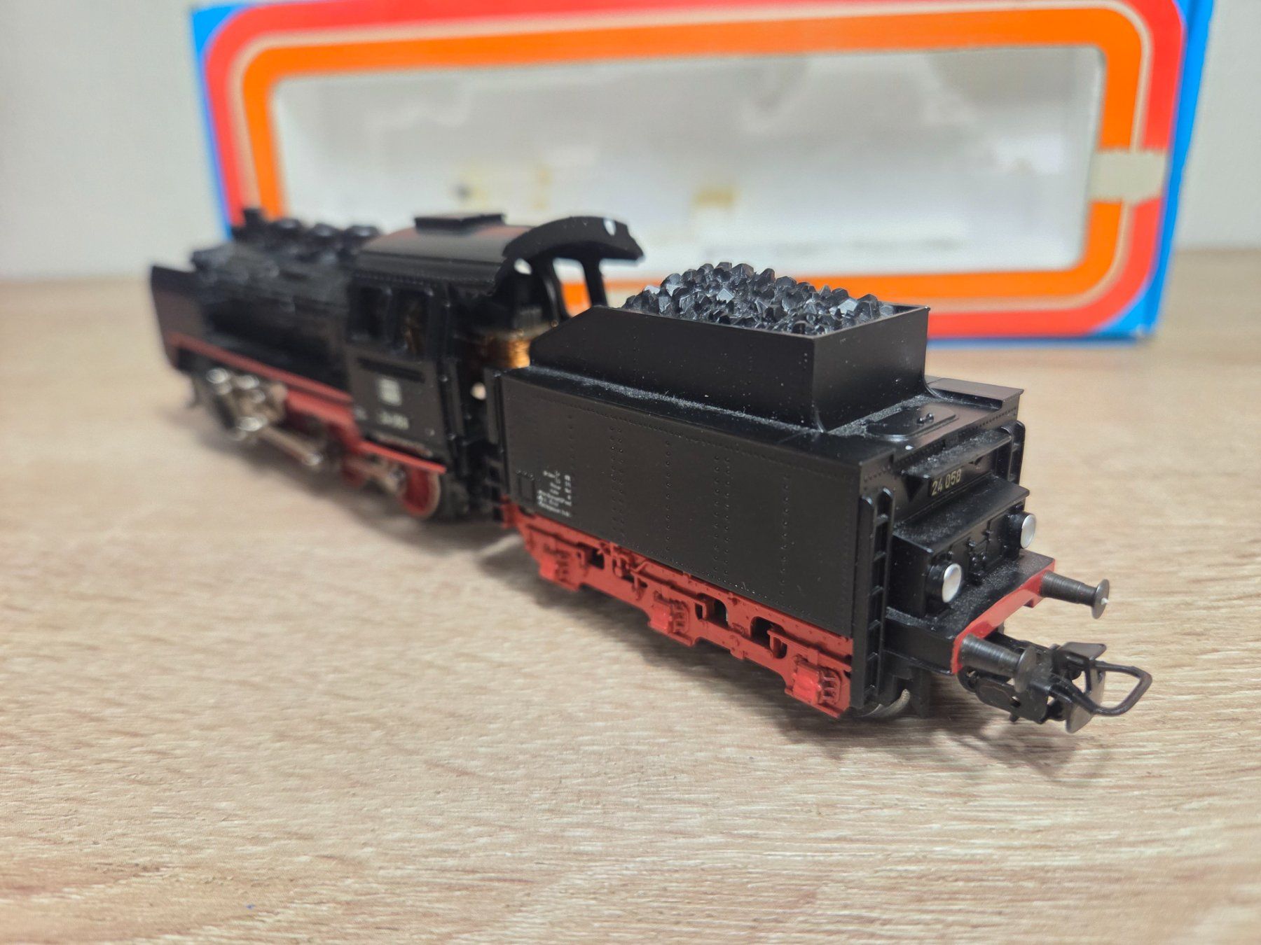 Märklin Modellini di ferrovie: Märklin 3003 Dampflok BR 24 DB H0 – Usato da St-Aubin-Sauges venduto da Lo_Go 4