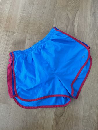 tolle retro Sporthose von Nike Grösse S