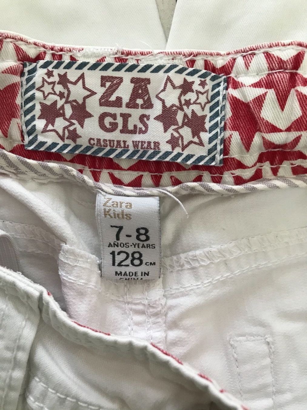 Zara Hosen: Jeans Shorts Zara weiss Gr.128 – Gebraucht aus Wädenswil von JJ15 2