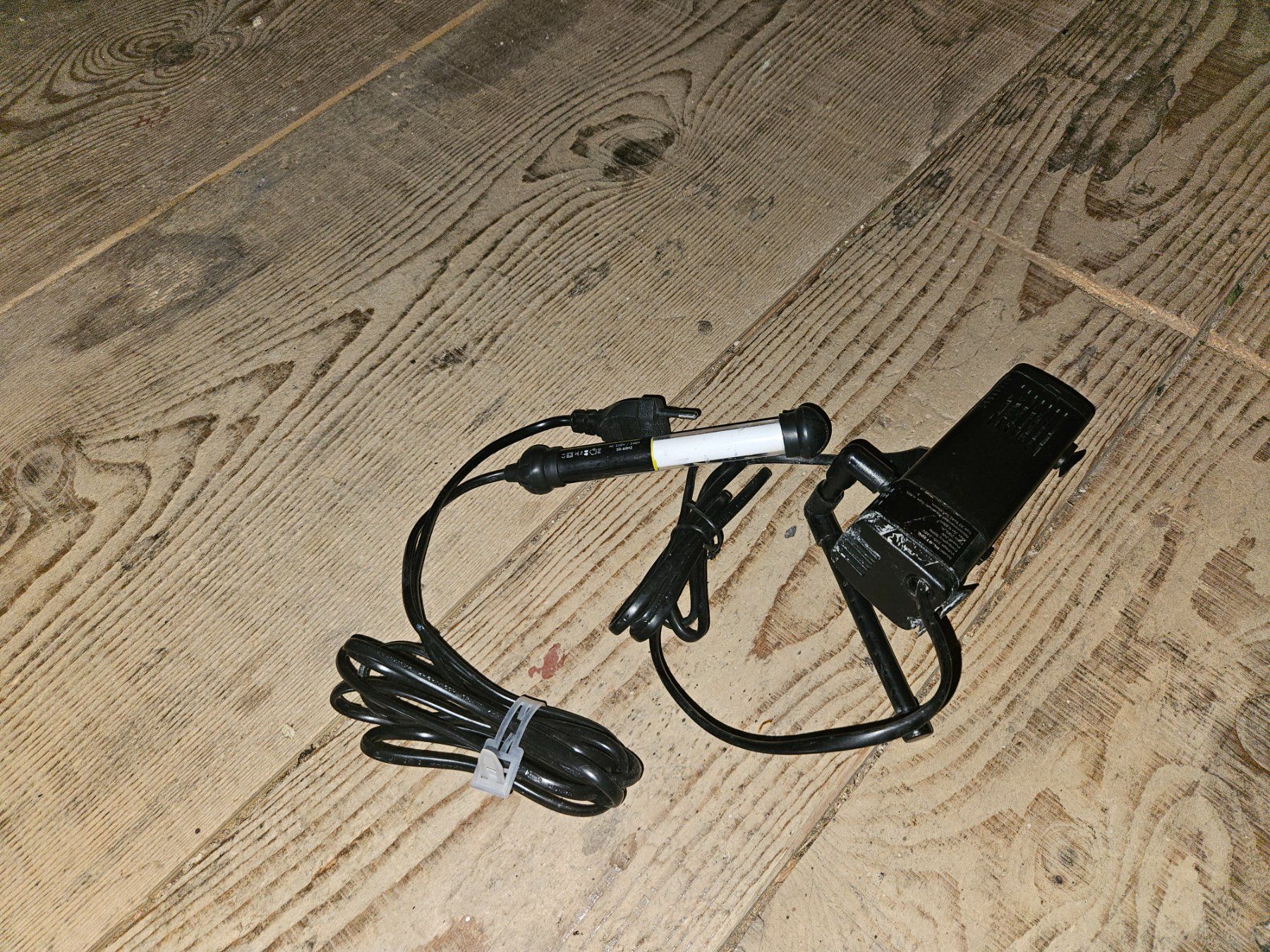 Amazonas Acquari: Aquarium Amazonas E-Series E-15 gebraucht schwarz – Usato da Diegten venduto da Dvb 3
