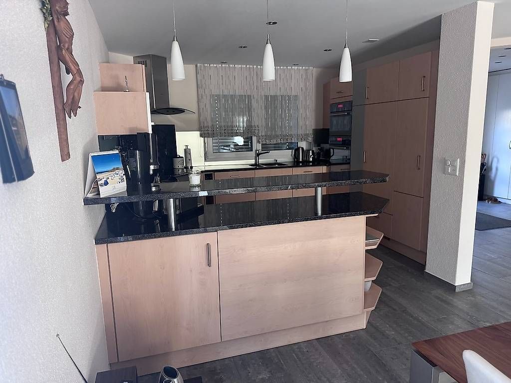 Cucine complete: Sehr gut erhaltene Küche in U-Form – Usato da Schenkon venduto da Duesio01 1