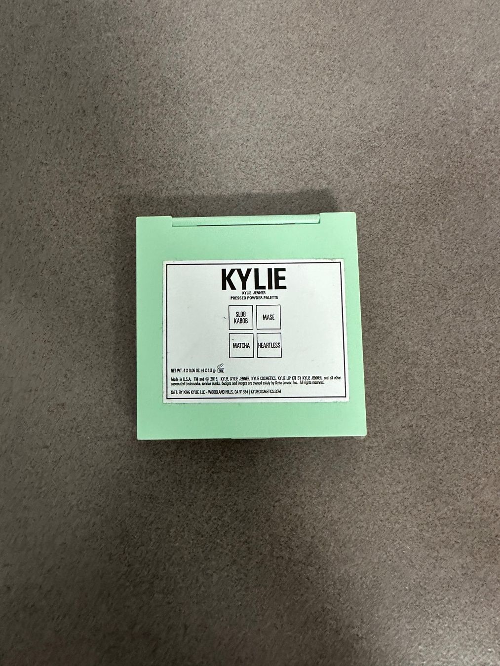 Make-up: Kylie cosmetics Kourt yeux – Usato da Courgevaux venduto da missceline5 1