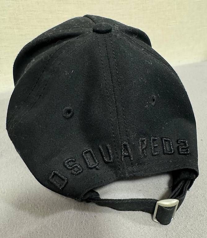 Copricapi, berretti & cappellini: Cappellino Dsquared2 ottimo stato – Usato da Contra venduto da iva_rn2h 3