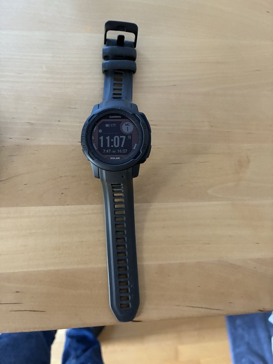Garmin Smartwatch: Garmin Instinct 2s Solar – Gebraucht aus  von  3