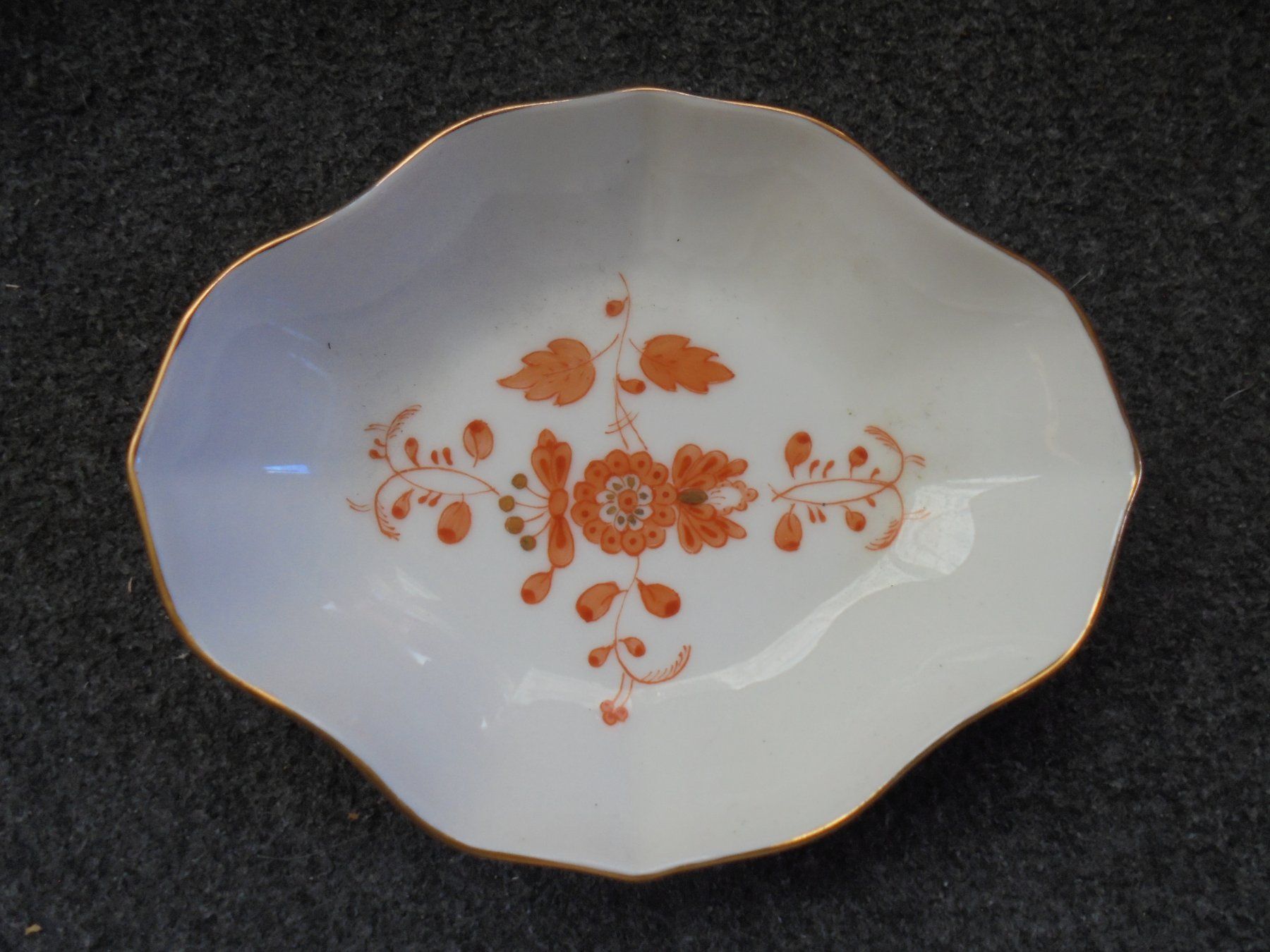 Ciotole: kleines dekoratives Schälchen handgemalt, mit Goldrand – Usato da Rüschegg-Heubach venduto da Ofen111
