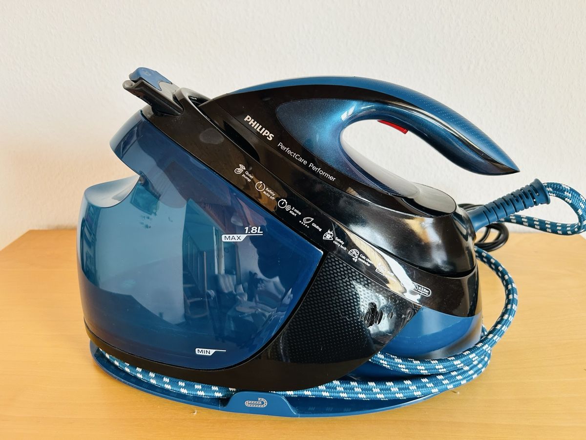 Philips Fers à repasser: Philips Perfectcare Performer fer à repasser  – D'occasion à Gland par yke_qc2n
