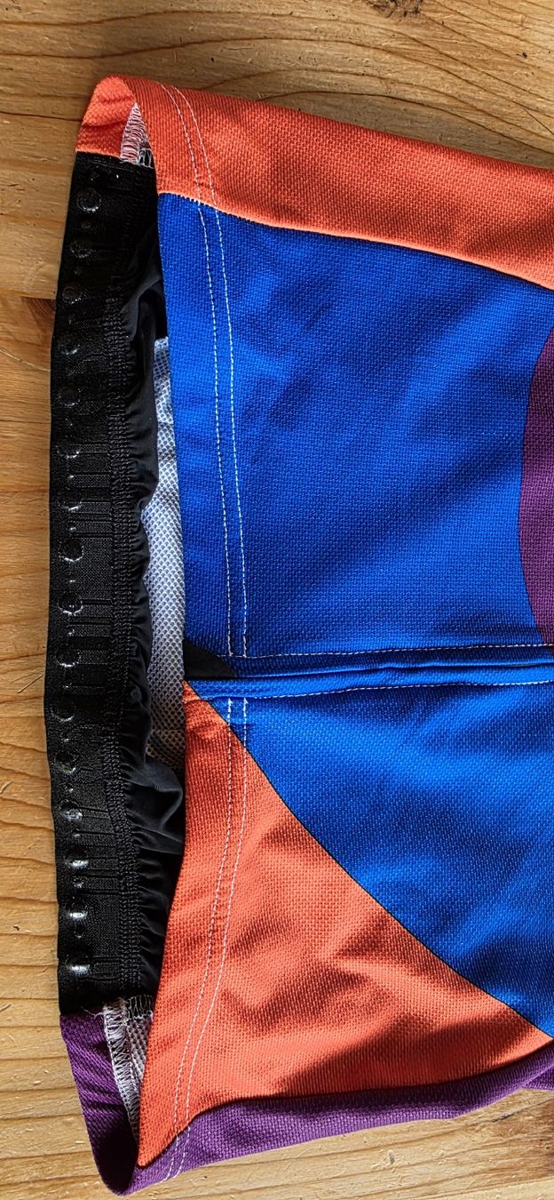 Assos Maillots de corps & Pantalons: Biketrikot Assos Damen, Gr. M – D'occasion à Balgach par swiss-steppenwolf 2