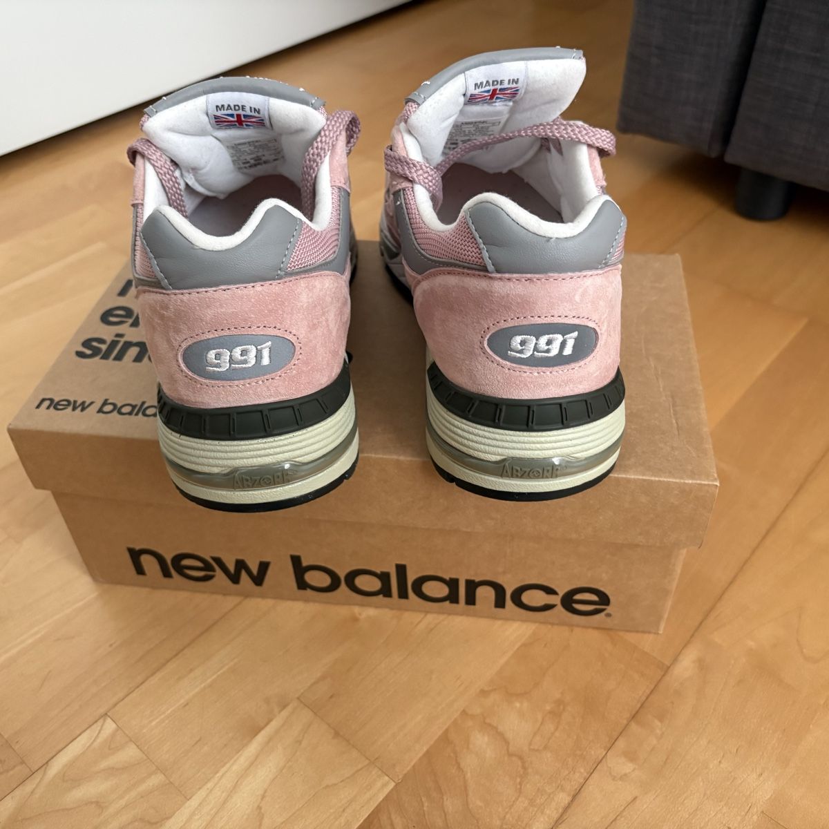 New Balance Scarpe da uomo: New Balance 991 pink – Usato da Wallisellen venduto da ntroulis80 3