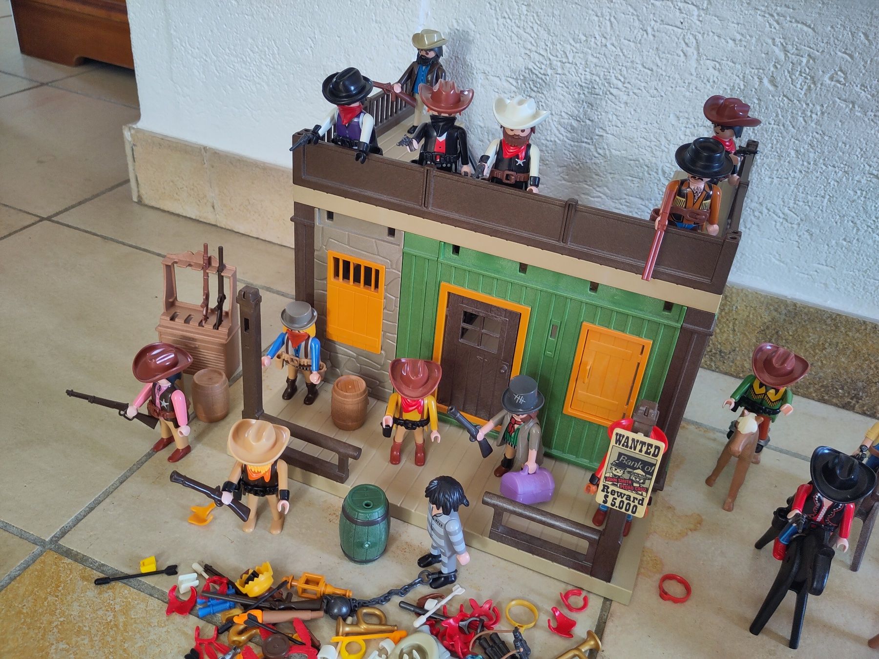 Playmobil Giocattoli: Plus de 40 playmobils Western – Usato da Delémont venduto da MLim 1