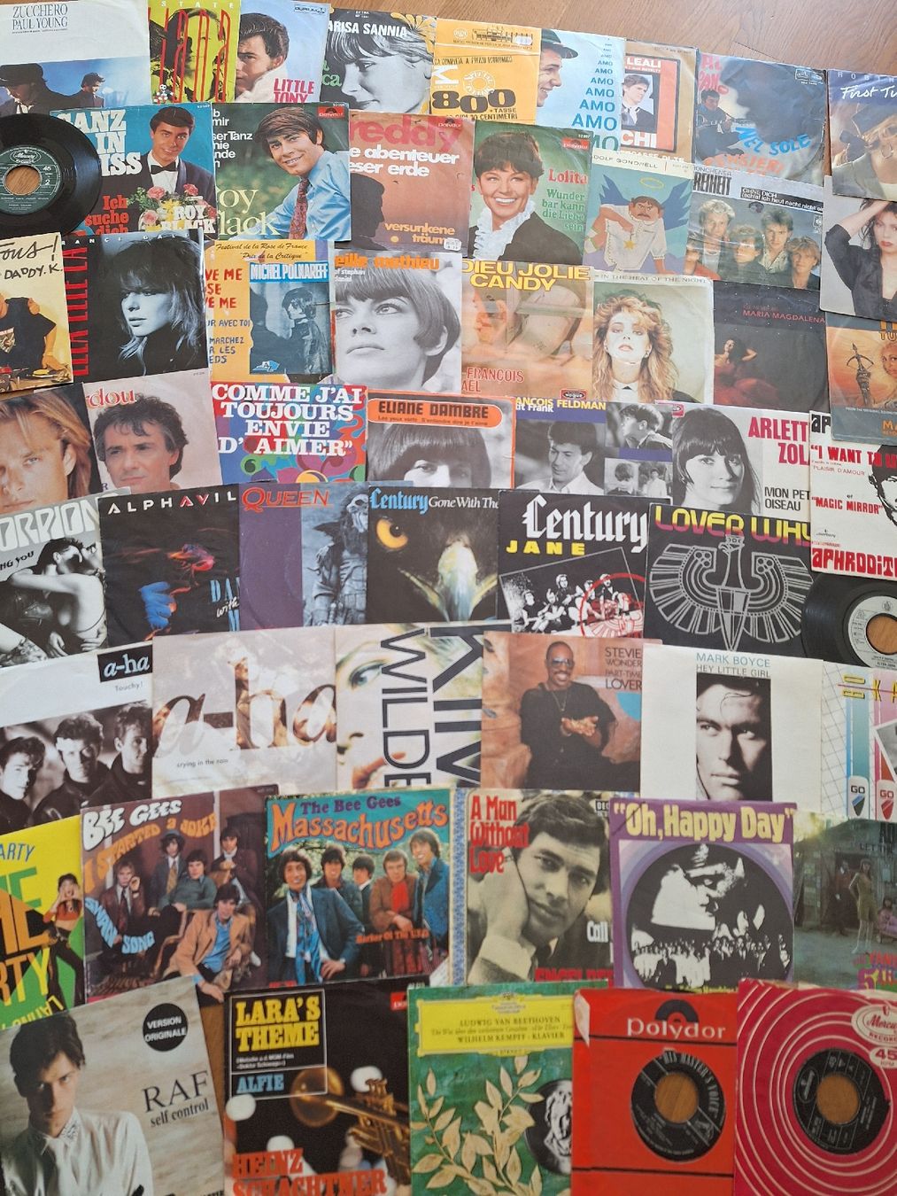 Dischi in vinile: Lot important de 45 tours – Usato da Genolier venduto da Antoine30 2