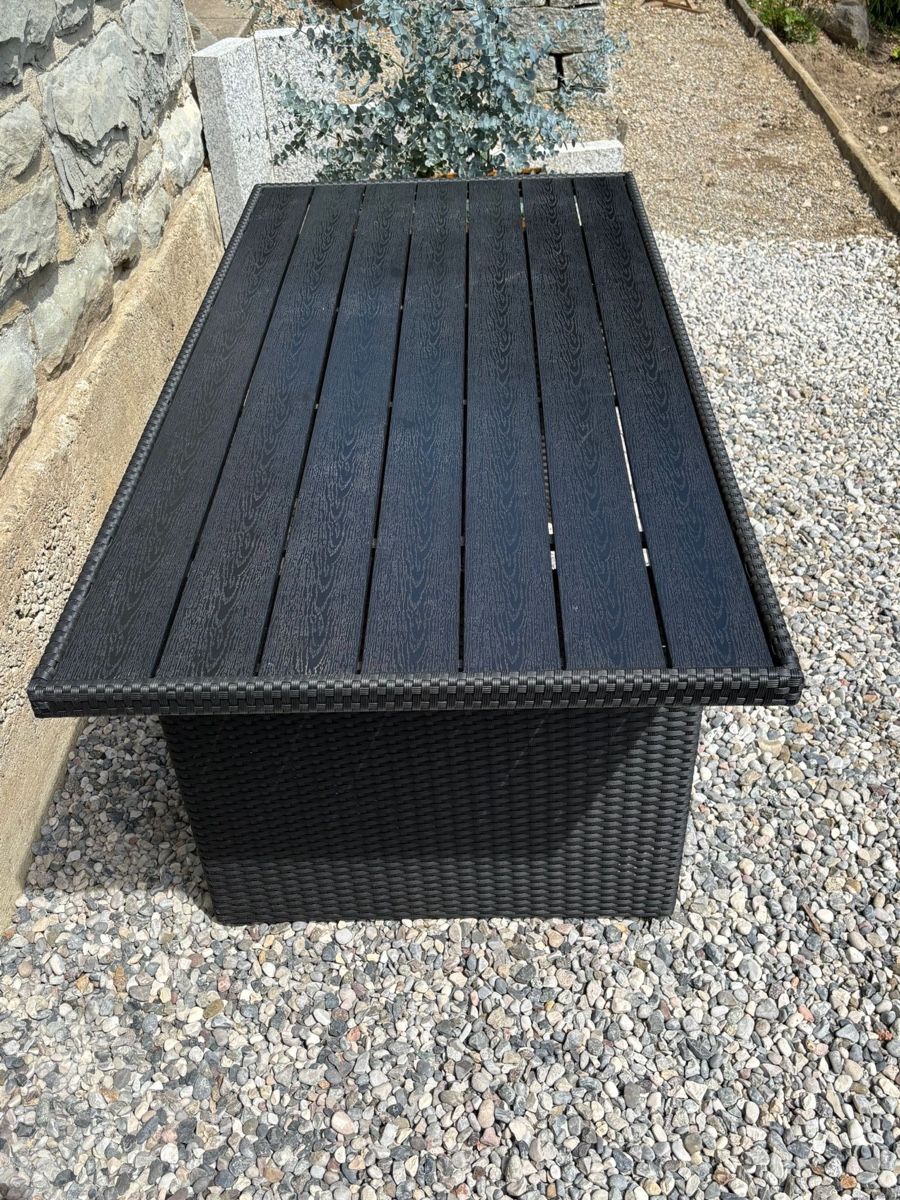 Jysk Tavoli: Gartentisch Rattan schwarz 144 x 74 – Usato da Trüllikon venduto da tjane