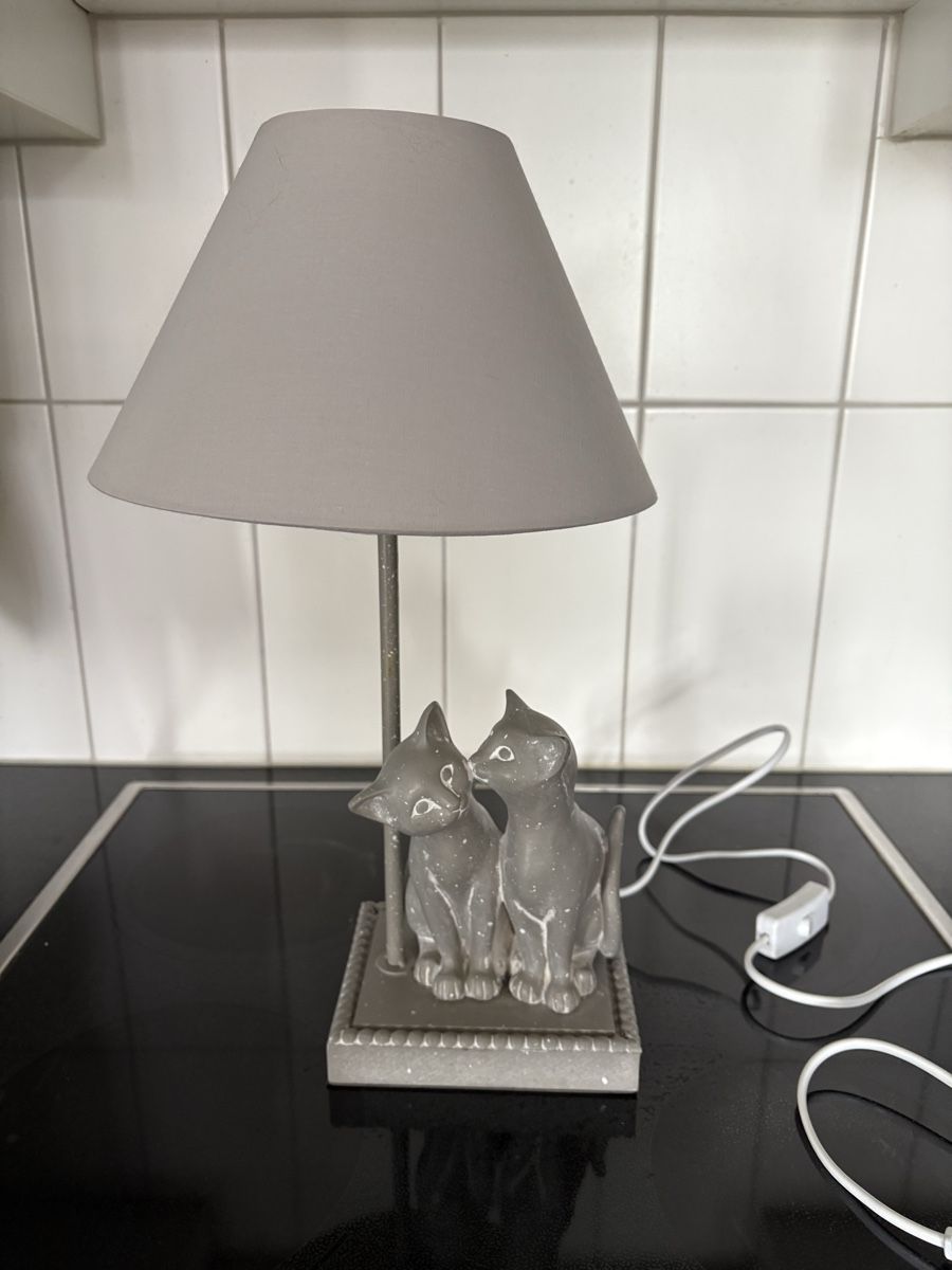 Lampade: Katzen Tischlampe grau – Usato da Muttenz venduto da Salina5 1