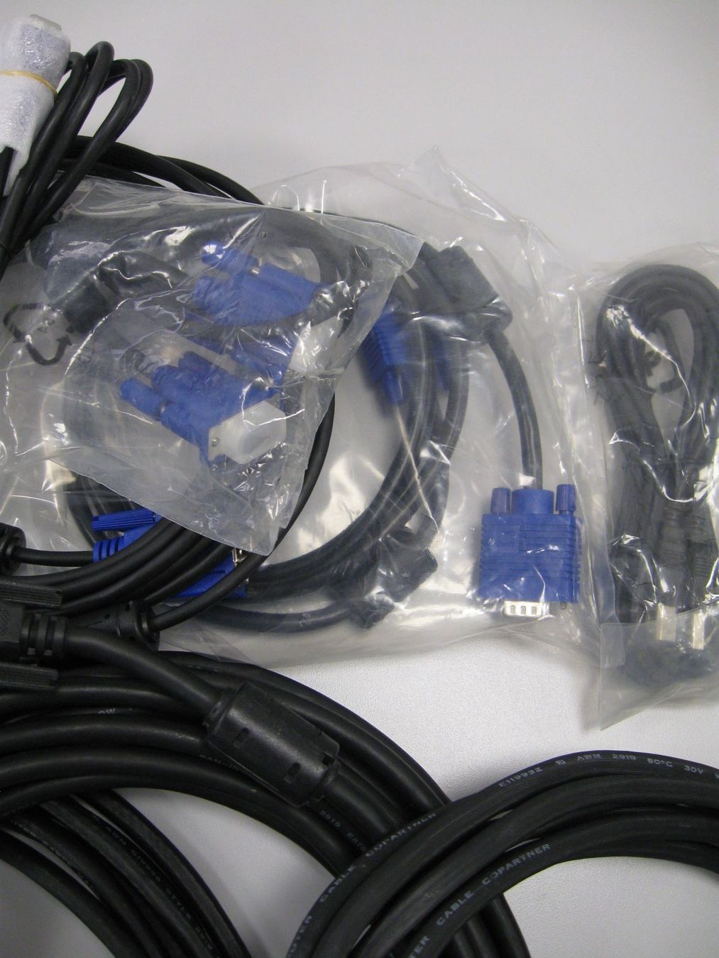 Cavi: LOT Computer Kabel Steckverbinder PS/2 USB seriell Office XP – Nuovo (secondo la descrizione) da Romanshorn venduto da samo1974 2