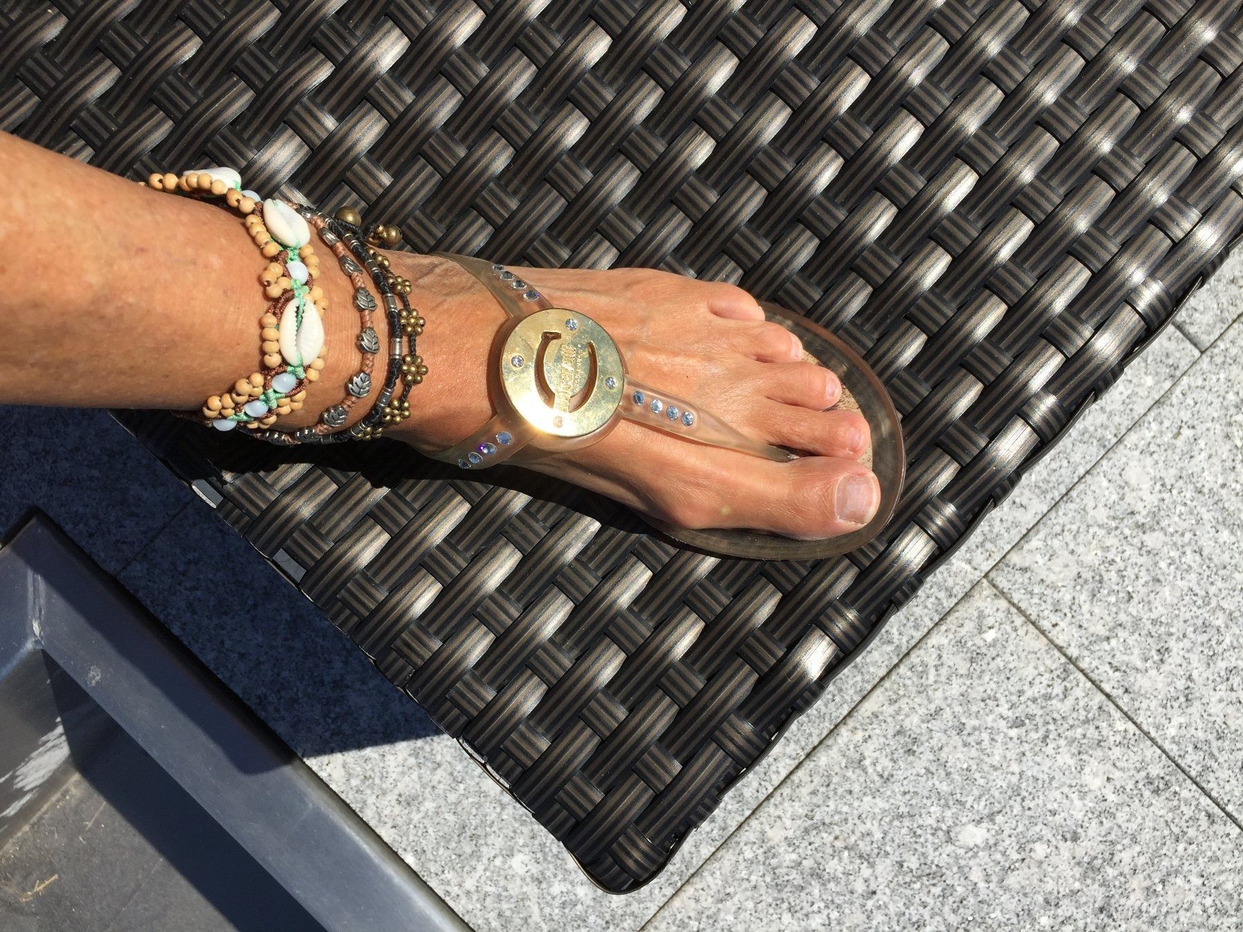 Roberto Cavalli Chaussures femmes: JUST CAVALLI  BEACHWEAR FLIPFLOPS GOLD – D'occasion à Eschenbach SG par Lady020 3