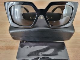 Versace Sonnenbrille Schwarz, neuwertig und mit Etui!
