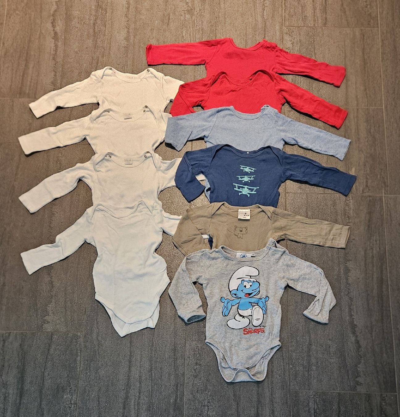 Lotti & Set di vestiti: Body Grösse 74/80 – Usato da Rotkreuz venduto da Kaffitanteli