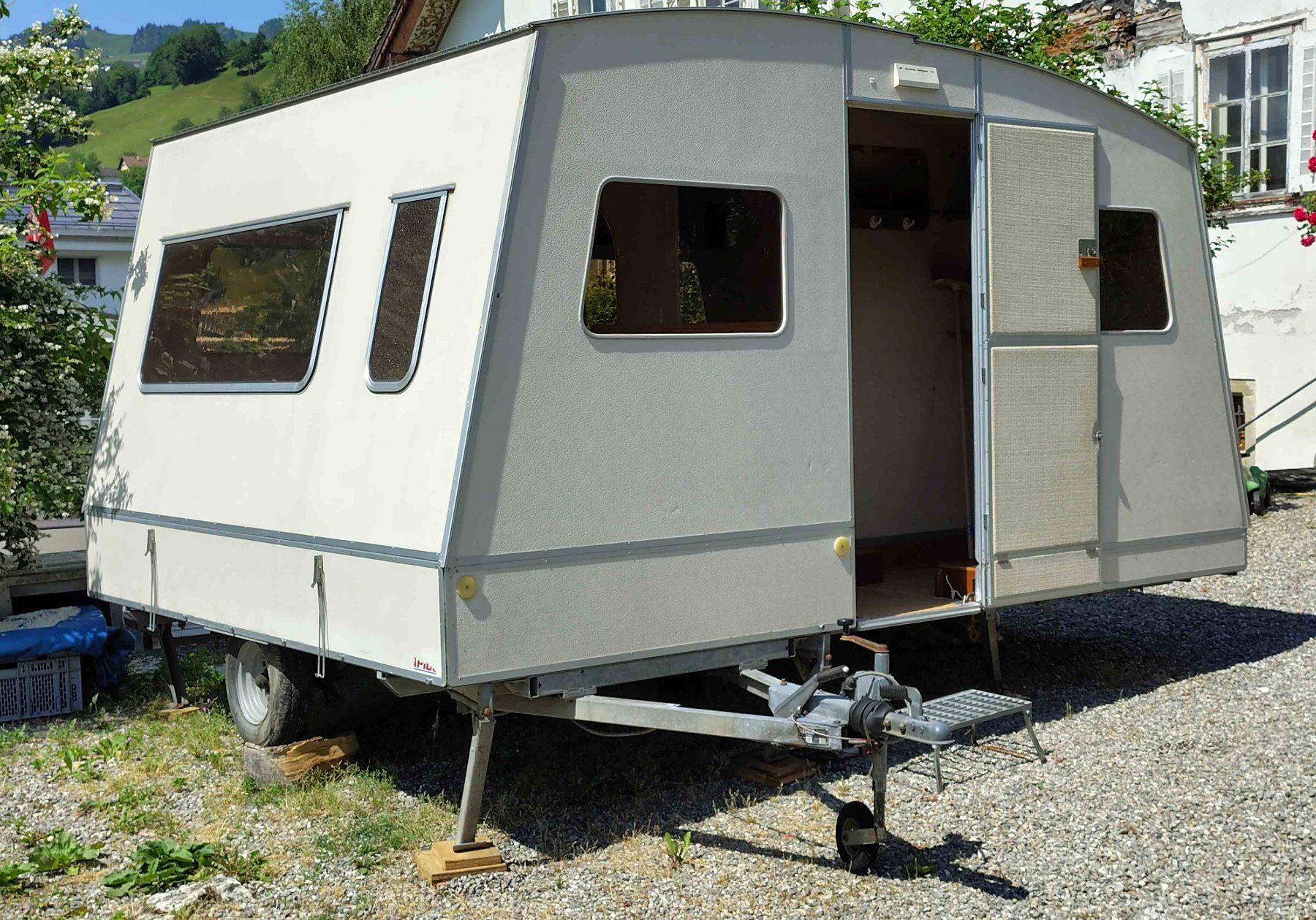 Rapido Veicoli da campeggio: Klappwohnwagen Rapido Export-matic – Usato da Schwyz venduto da dealomane2007