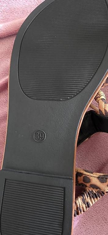 Scarpe da donna: Neue Sandalen 39 – Usato da St. Gallen venduto da reb_955g 1