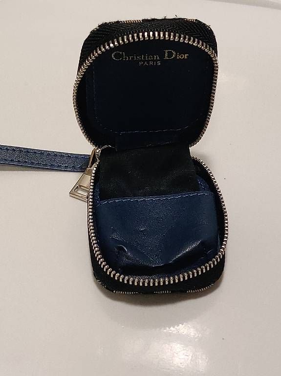 Covers & Schutzfolien: Dior Airpods Tasche/Hülle – Neu (gemäss Beschreibung) aus Andermatt von Bhagwan 1
