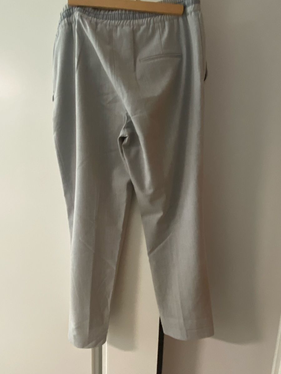 Zara Hosen: Zara Basic Sommerhose, hellgrau, Grösse L, Top Zustand – Gebraucht aus Brig von jch_rq8z 1
