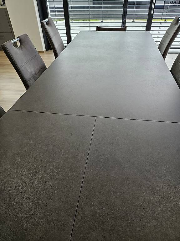 Tavoli: Table sonali dekton anthracite – Usato da Les Genevez JU venduto da LCRE 3