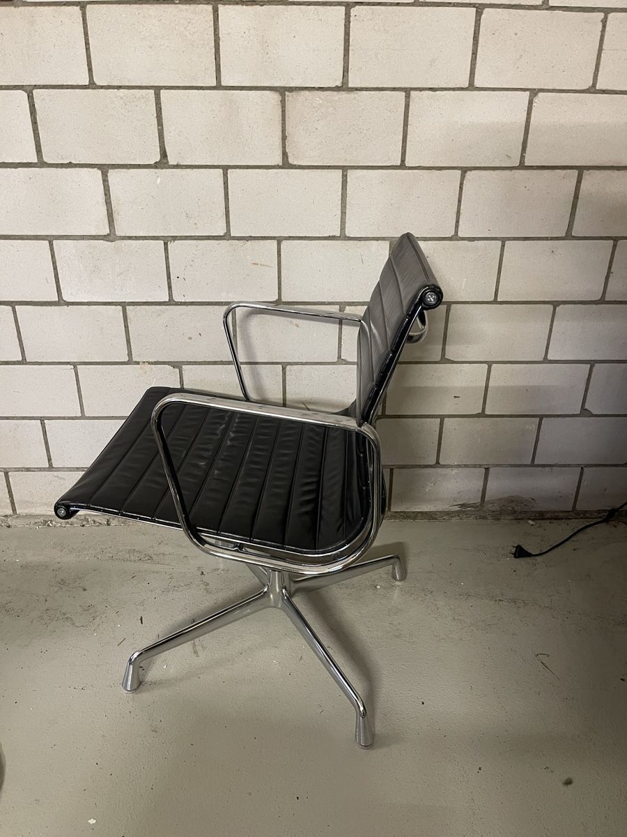 Vitra Stühle: Vitra EA 108 – Gebraucht aus Uetikon am See von tex-52 1