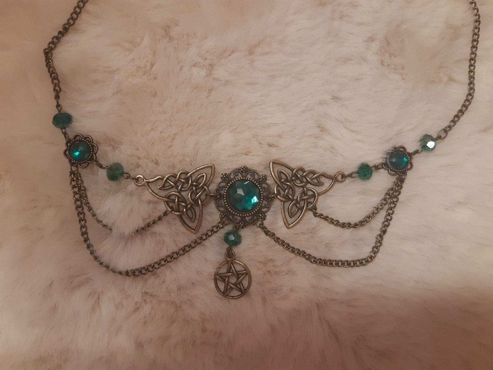 Accessori per capelli: wunderschöner kopfschmuck mit grünen steinen – Usato da Toffen venduto da Gwunderegge77 1